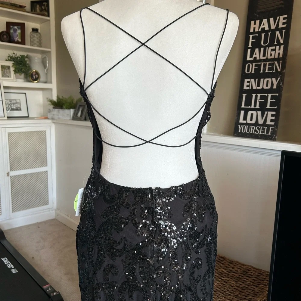 Gorgeous new with tags formal dress with sequins. - Picture 8 of 9